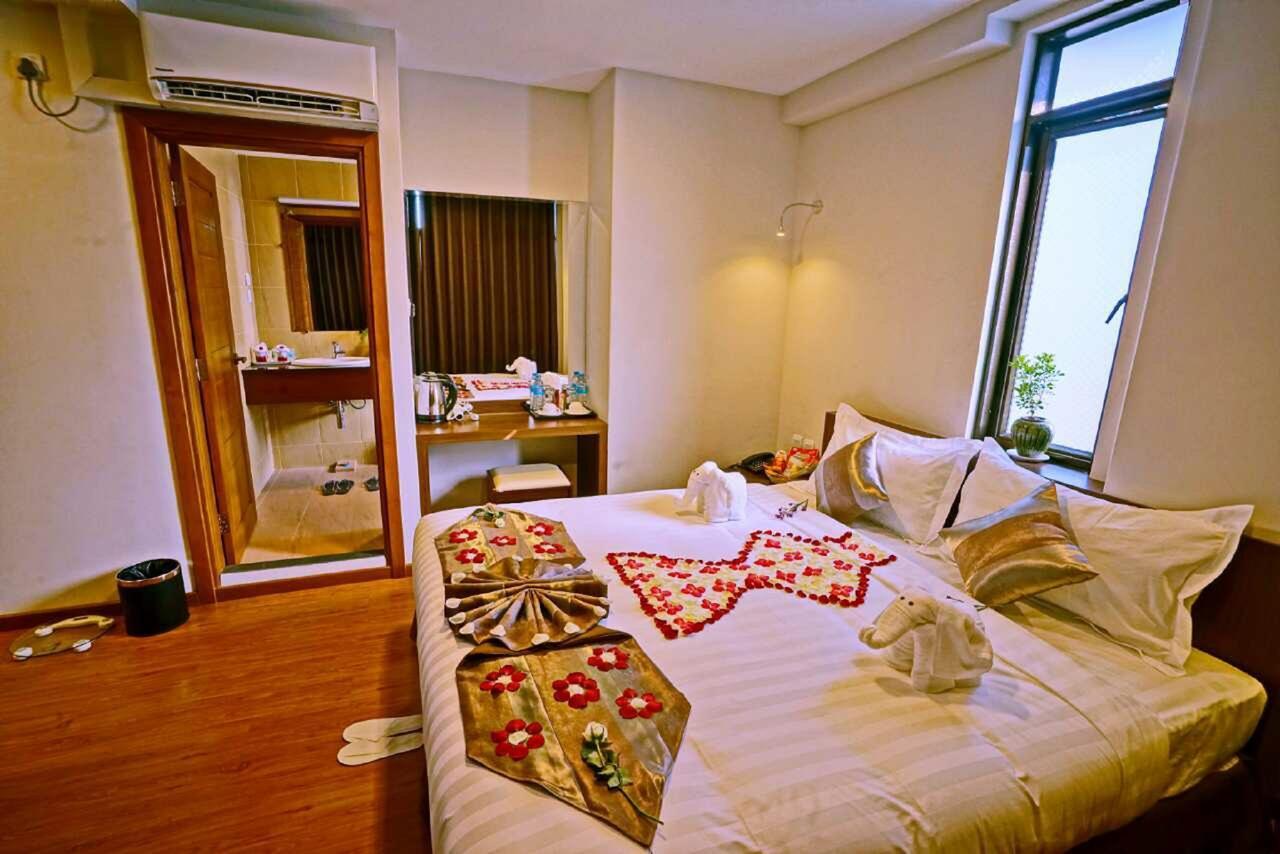 מנדלאי Sanctuary Hotel מראה חיצוני תמונה