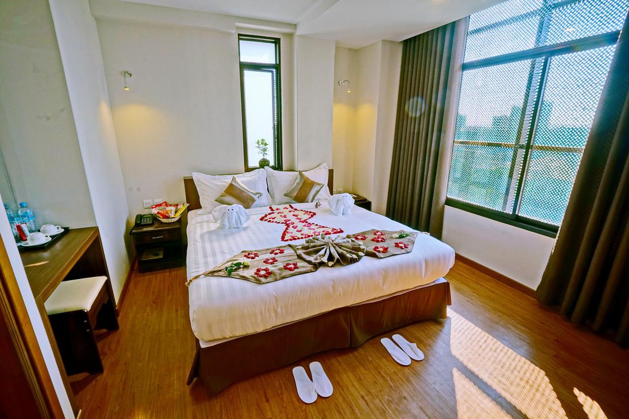 מנדלאי Sanctuary Hotel מראה חיצוני תמונה