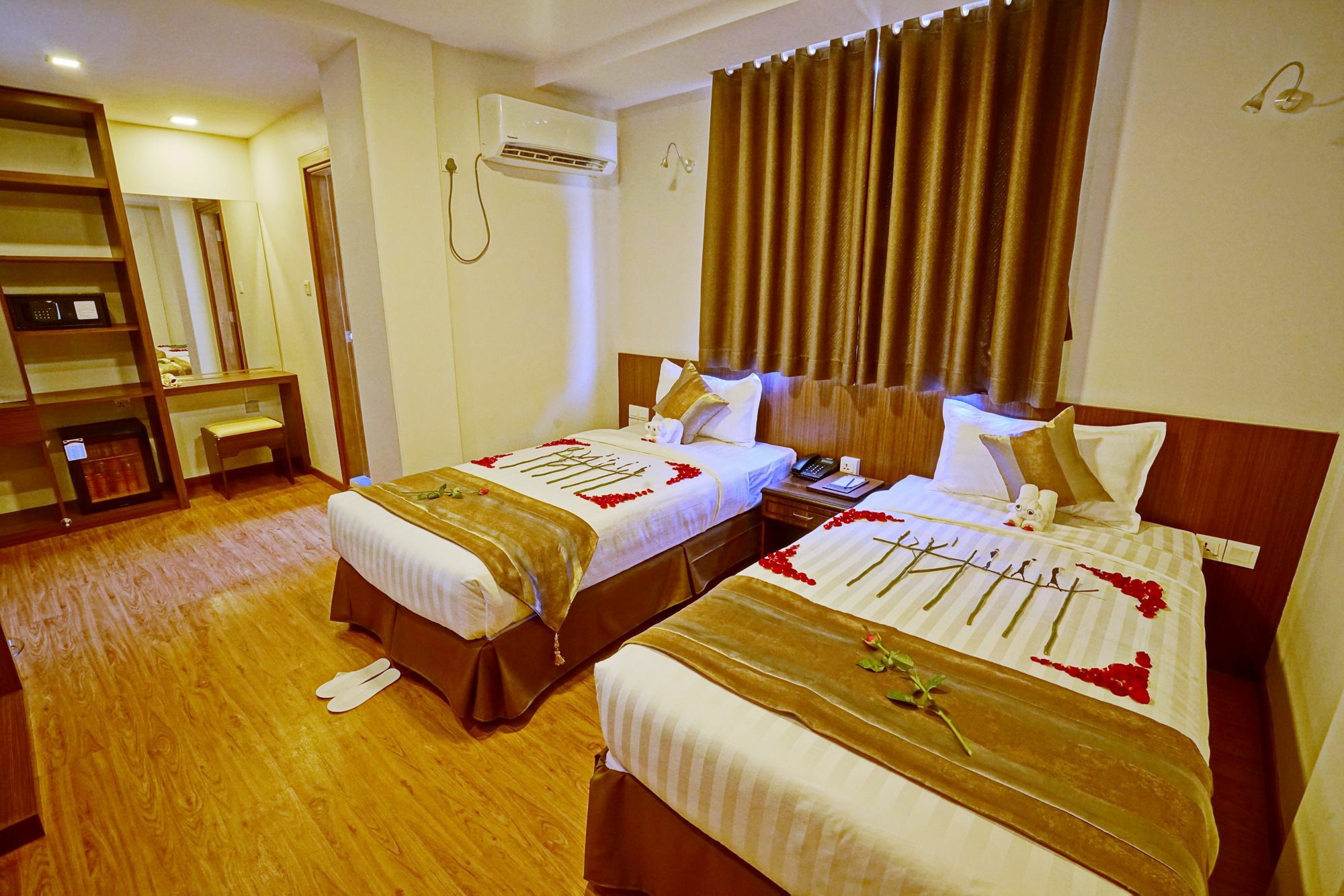 מנדלאי Sanctuary Hotel מראה חיצוני תמונה